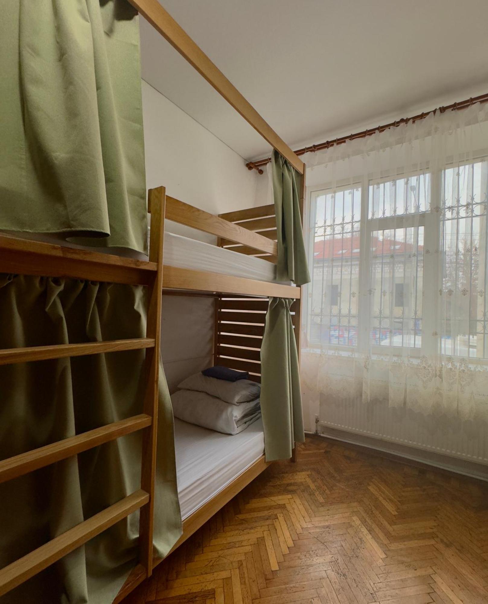 Buddha Bodoni Hostel
